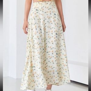 new maxi white floral flowy skirt